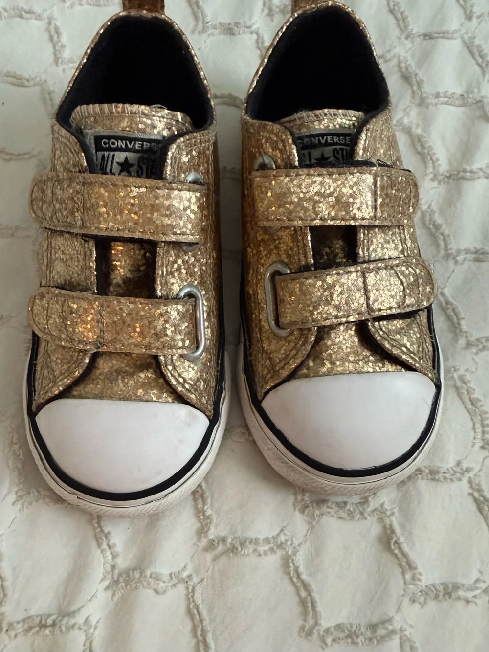 Converse Kids Gold Glitter Velcro Low-Top Sneakers size 8 toddler